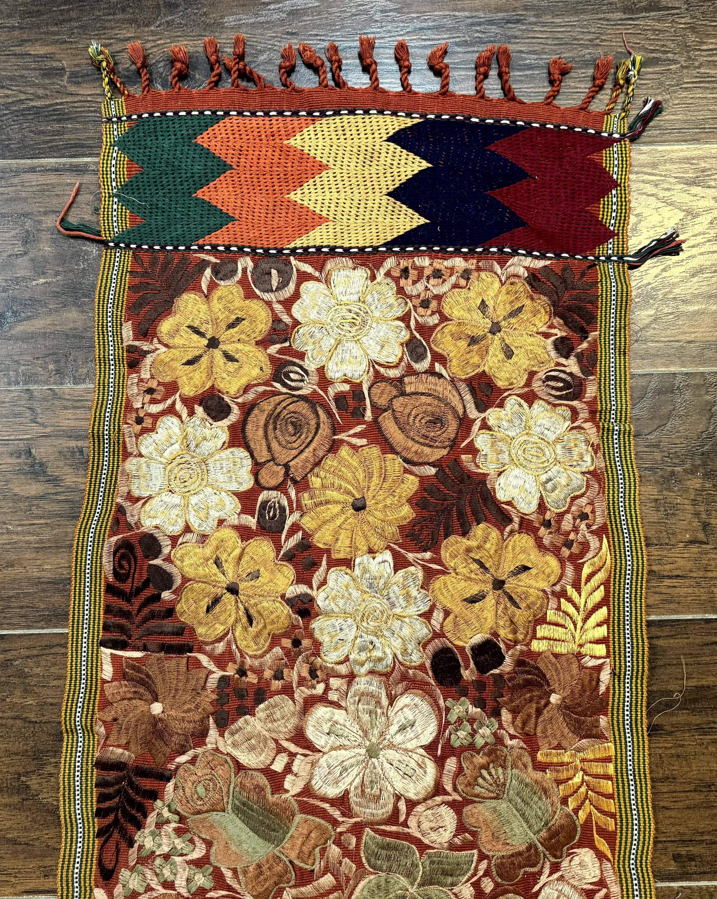 Vintage Table Runner 1.5 x 7.5, Floral