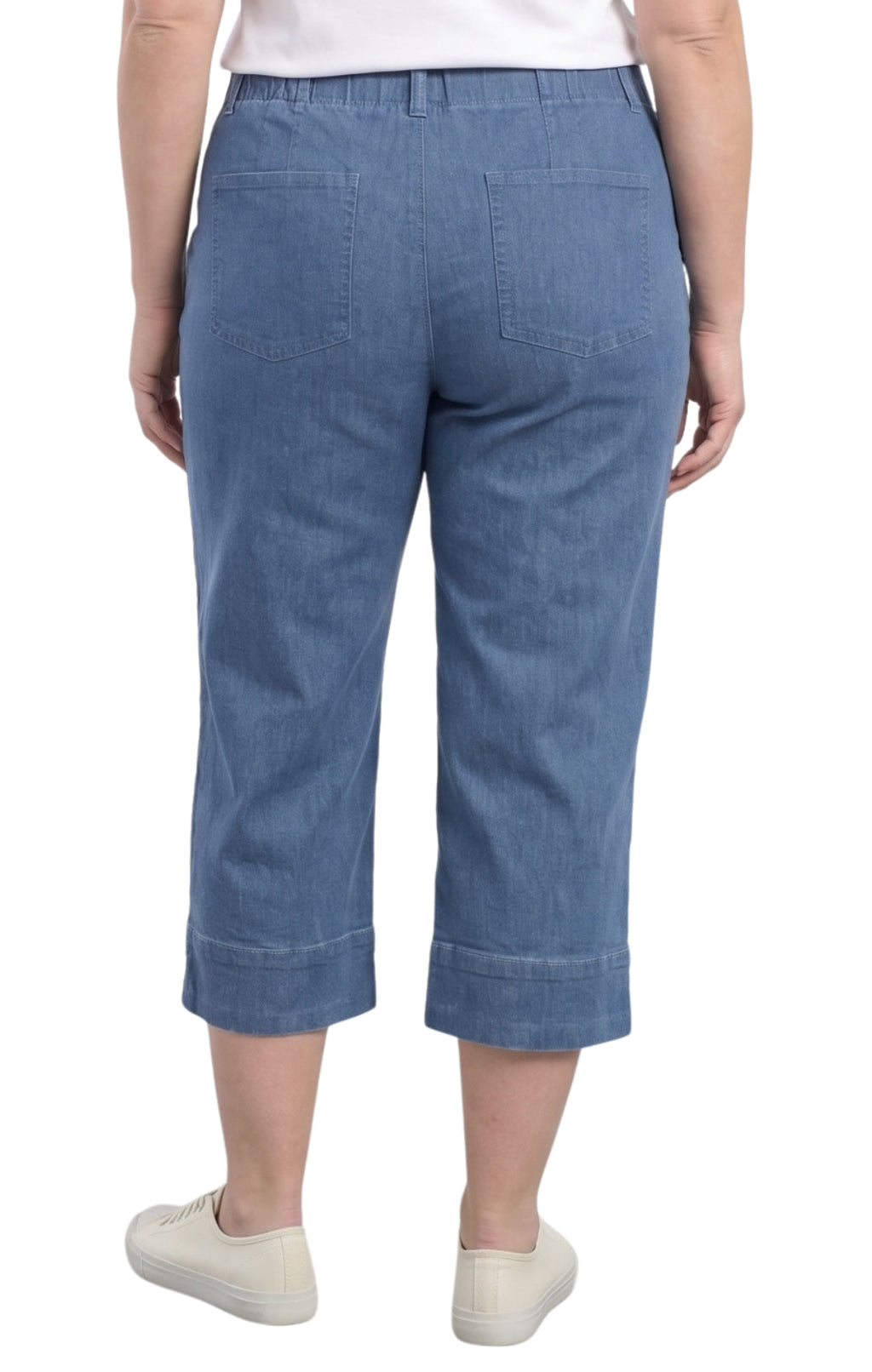 Women’s Lightweight Straight Leg Casual Denim Capri Pants in Cotton Blend Fabric
