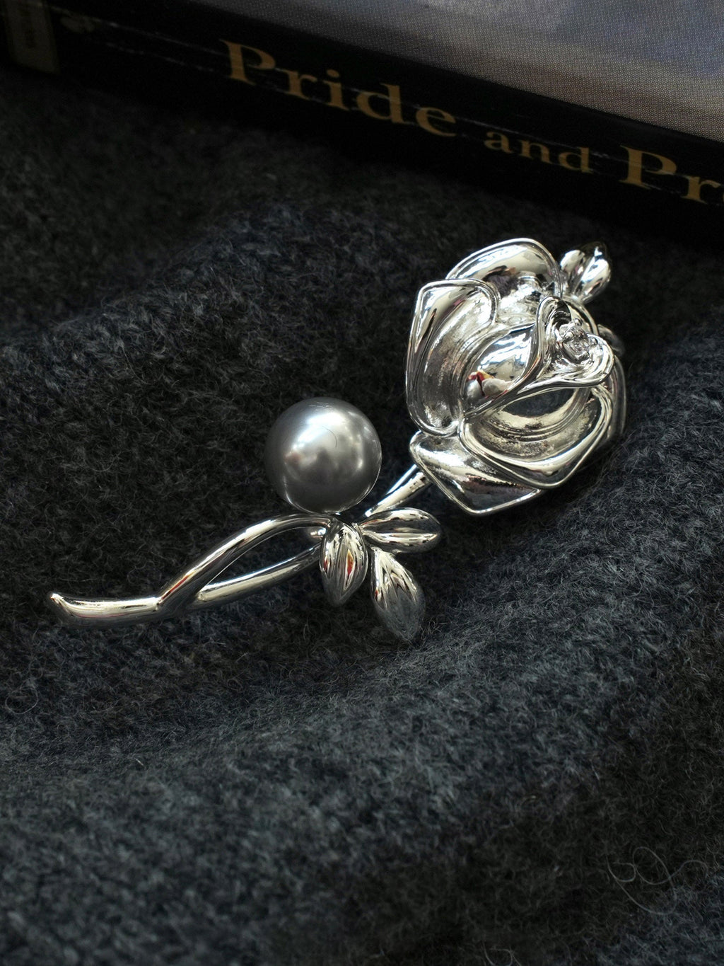 Freshwater Pearl & Alloy Rose Carved Brooch