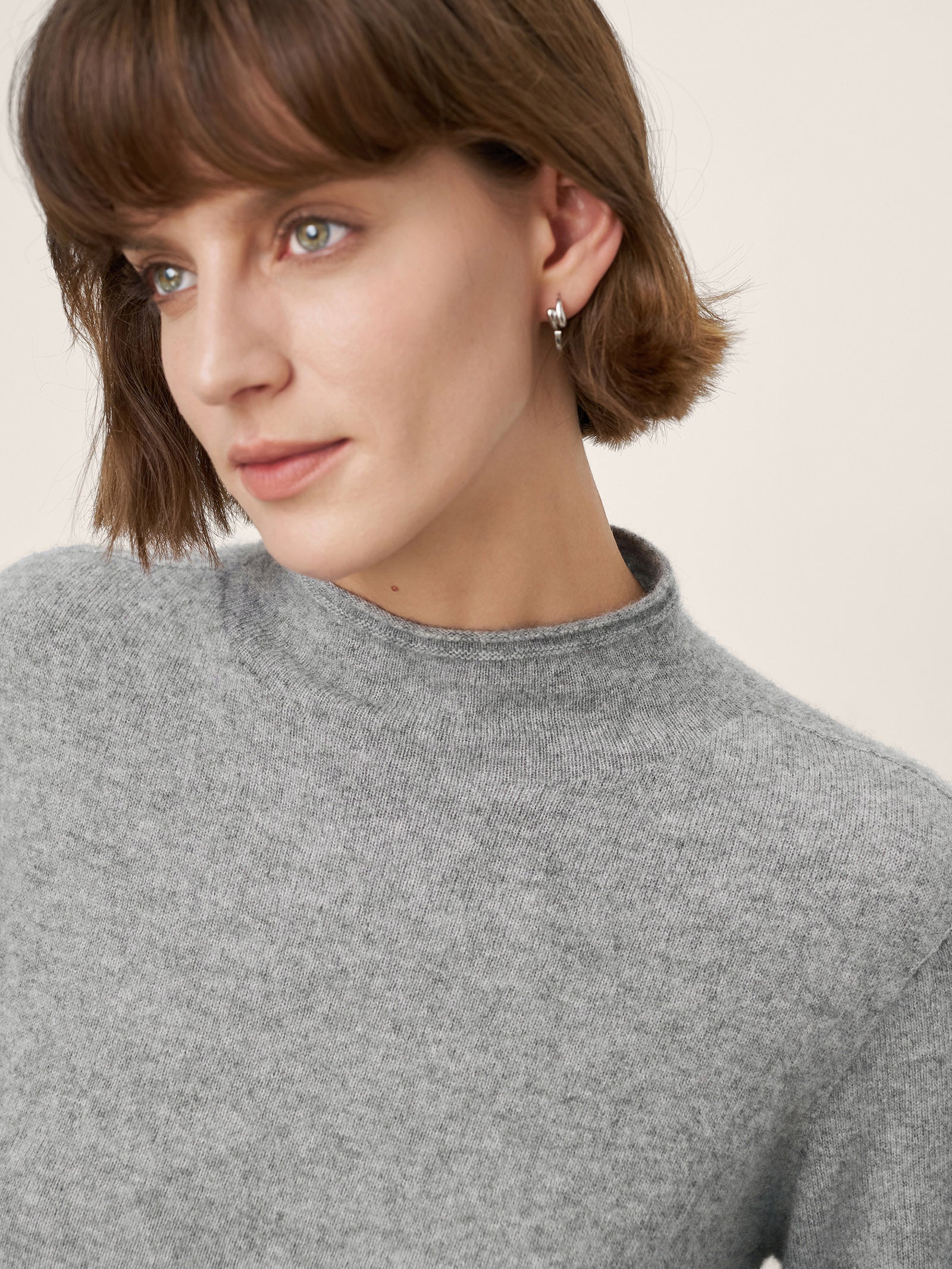 Premium Cashmere Blend Hand-Finished Seamless Mock Neck Lettuce Edge Sweater ZELIE