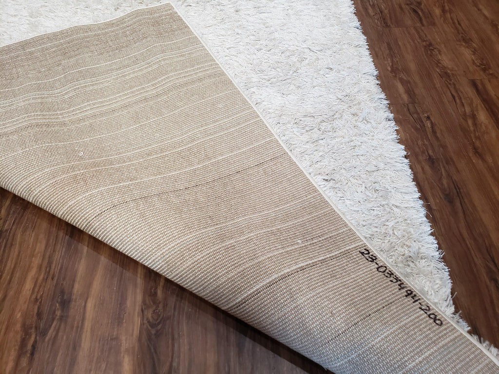 Safavieh Shag Rug 5x8, Pearl White Color, Isaac Mizrachi Shag Collection 5x7 Carpet, High Pile Soft Fluffly Bedroom Rug, Living Room Rug