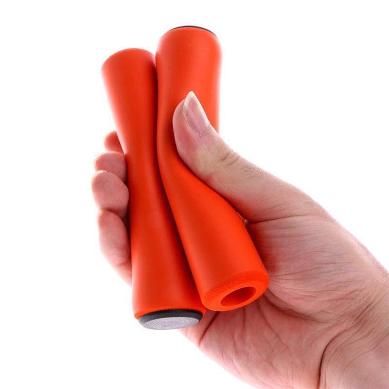 2PCS Silicone Bicycle Handlebar Grips Anti-Slip Shock-Asorbing Mountain Bike Handlebar Grip Silica Gel Super Light Anti-Skid Shock-Proof Handle Bar Locking Grips Cycling Grips