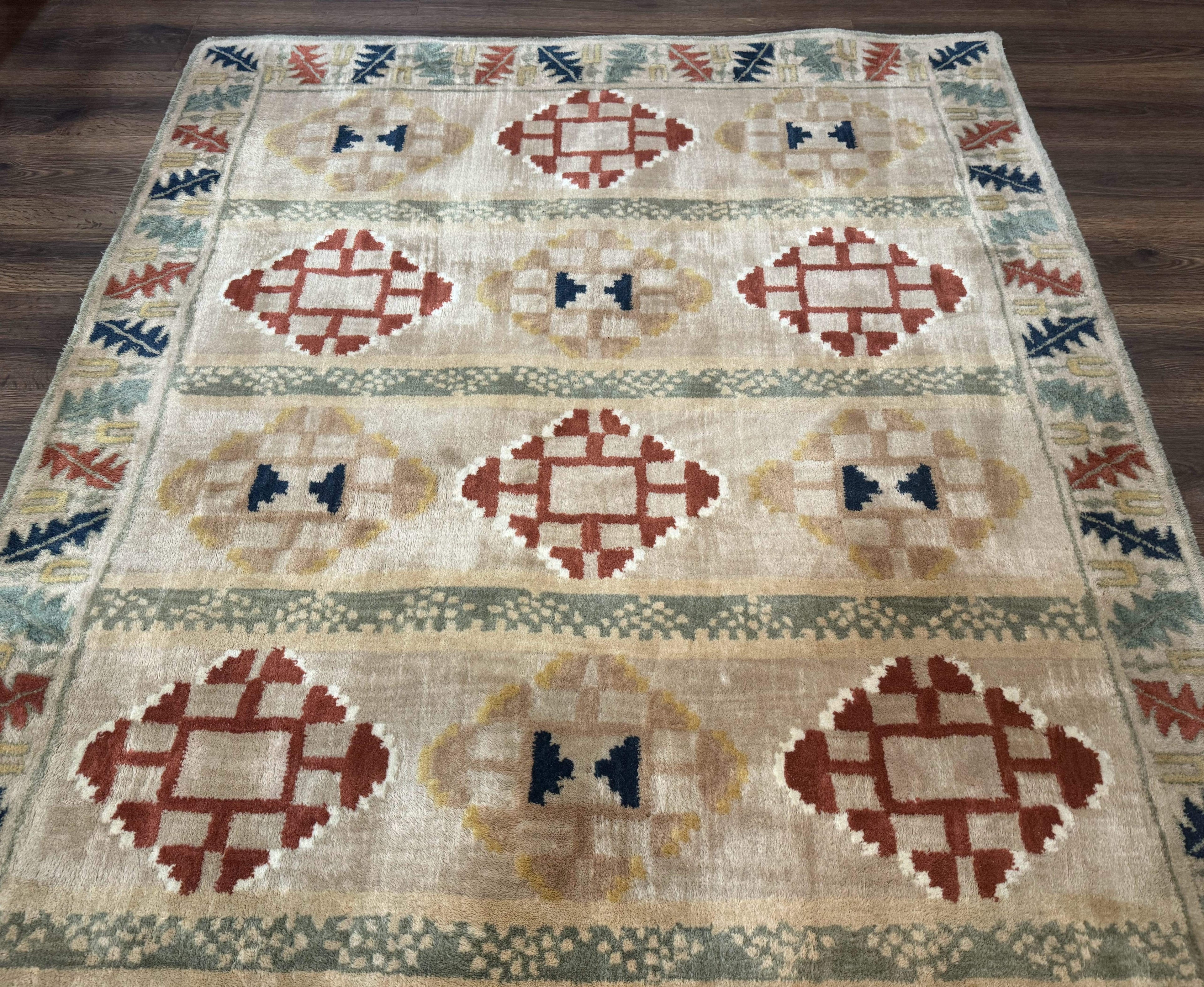 Geometric Design Area Rug 5x8, Beige and Rust Red