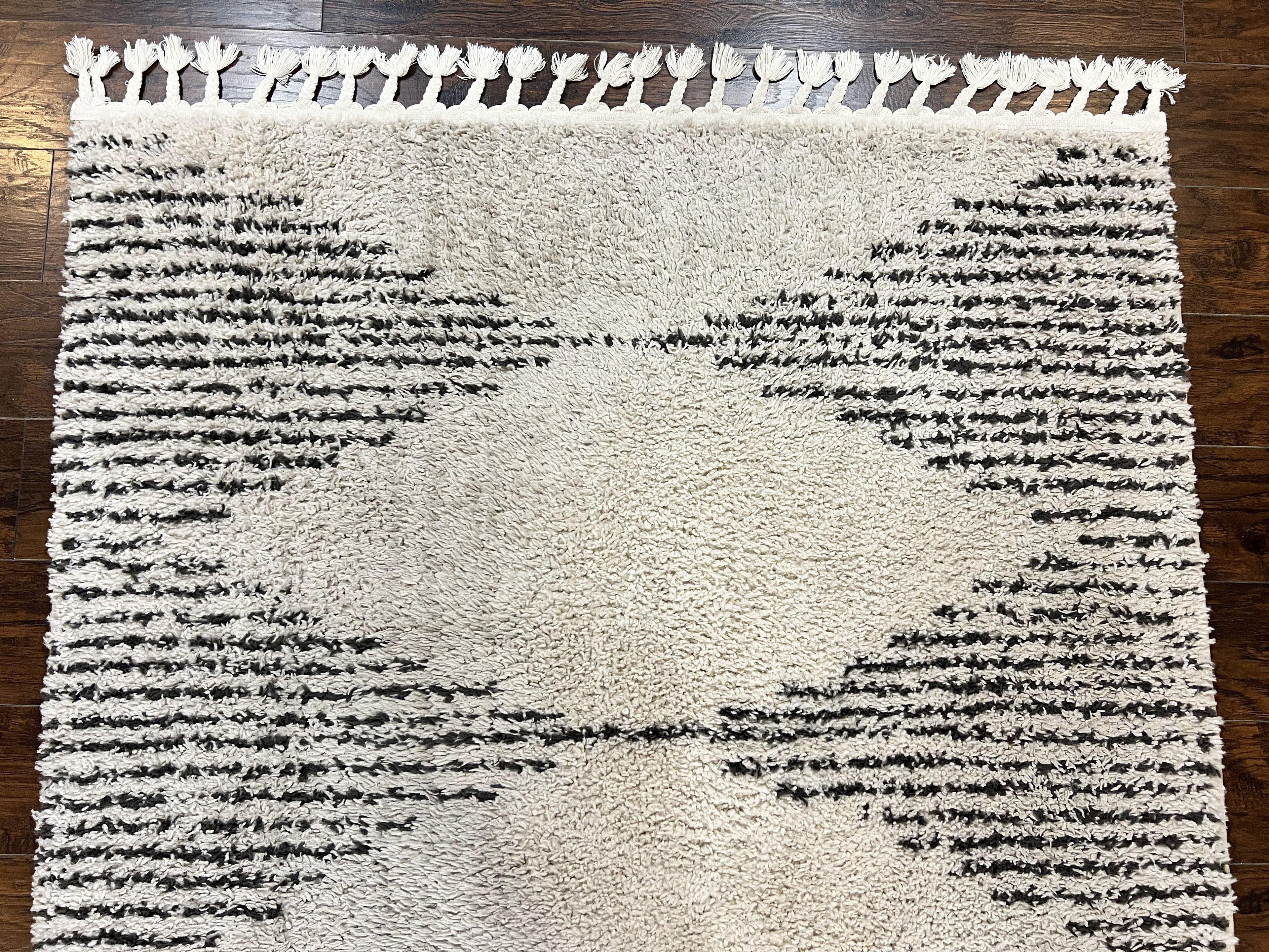 Shag Rug 5x8, Off White and Black Modern Contemporary Shag Area Rug, Moroccan Style Rug 5 x 8 ft, Medium Sized Rug, nuLoom Rug