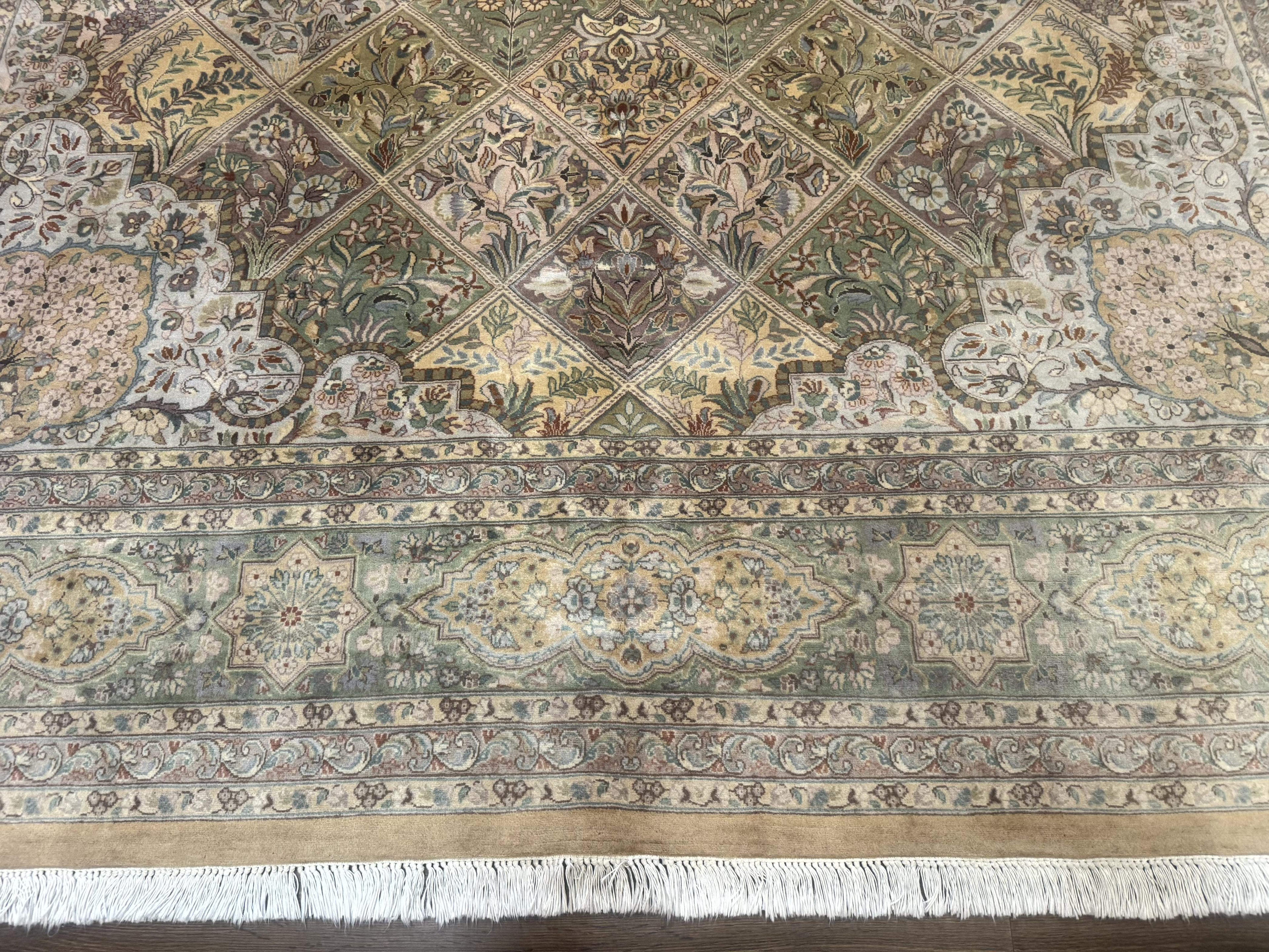 Pak Persian Rug 9x12, Diamond Panel Design, Fine 225 KPSI, Wool