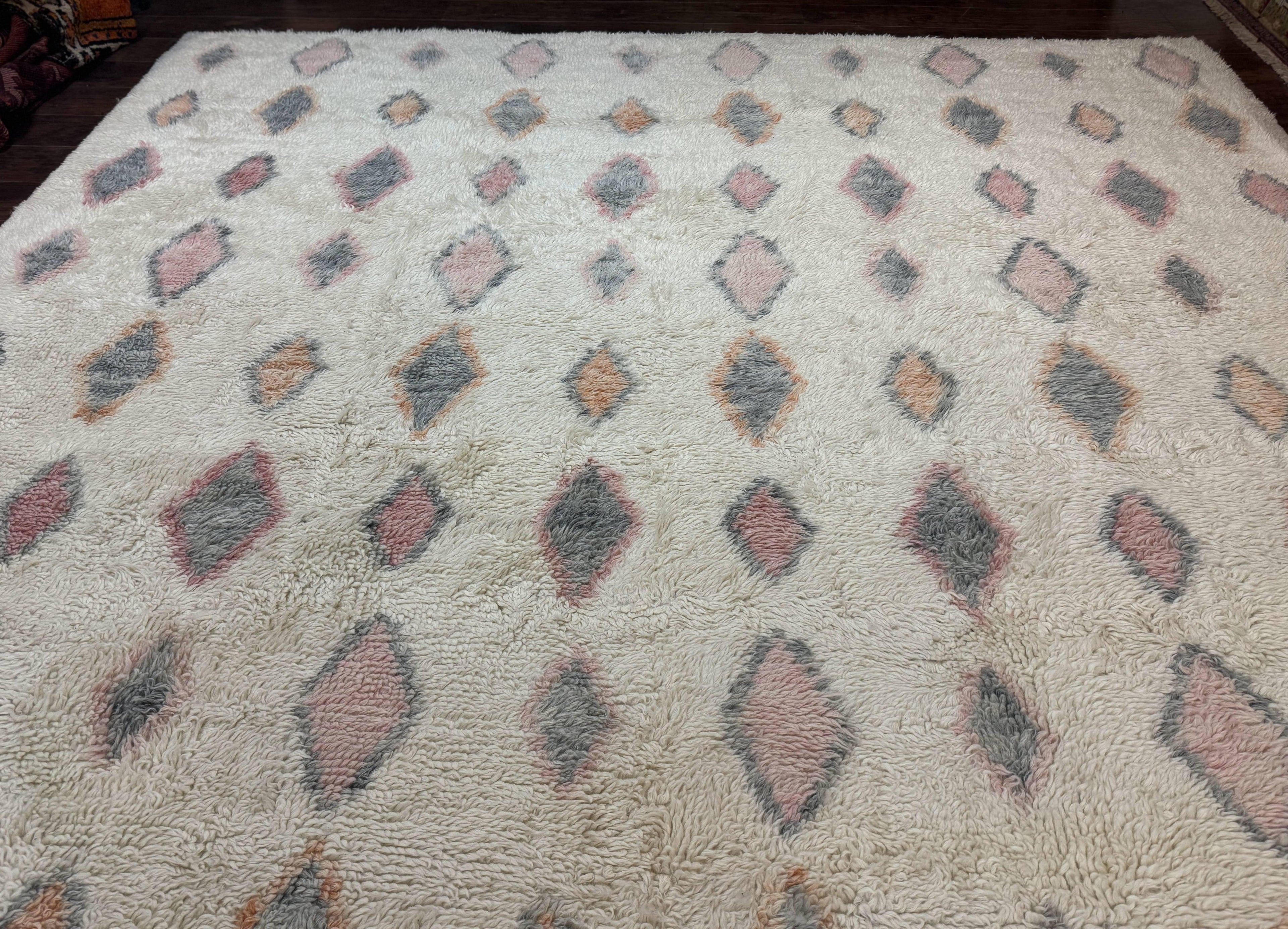 Large Modern Contemporary Indian Shag Rug 11x14, Ivory, Handmade Wool Carpet