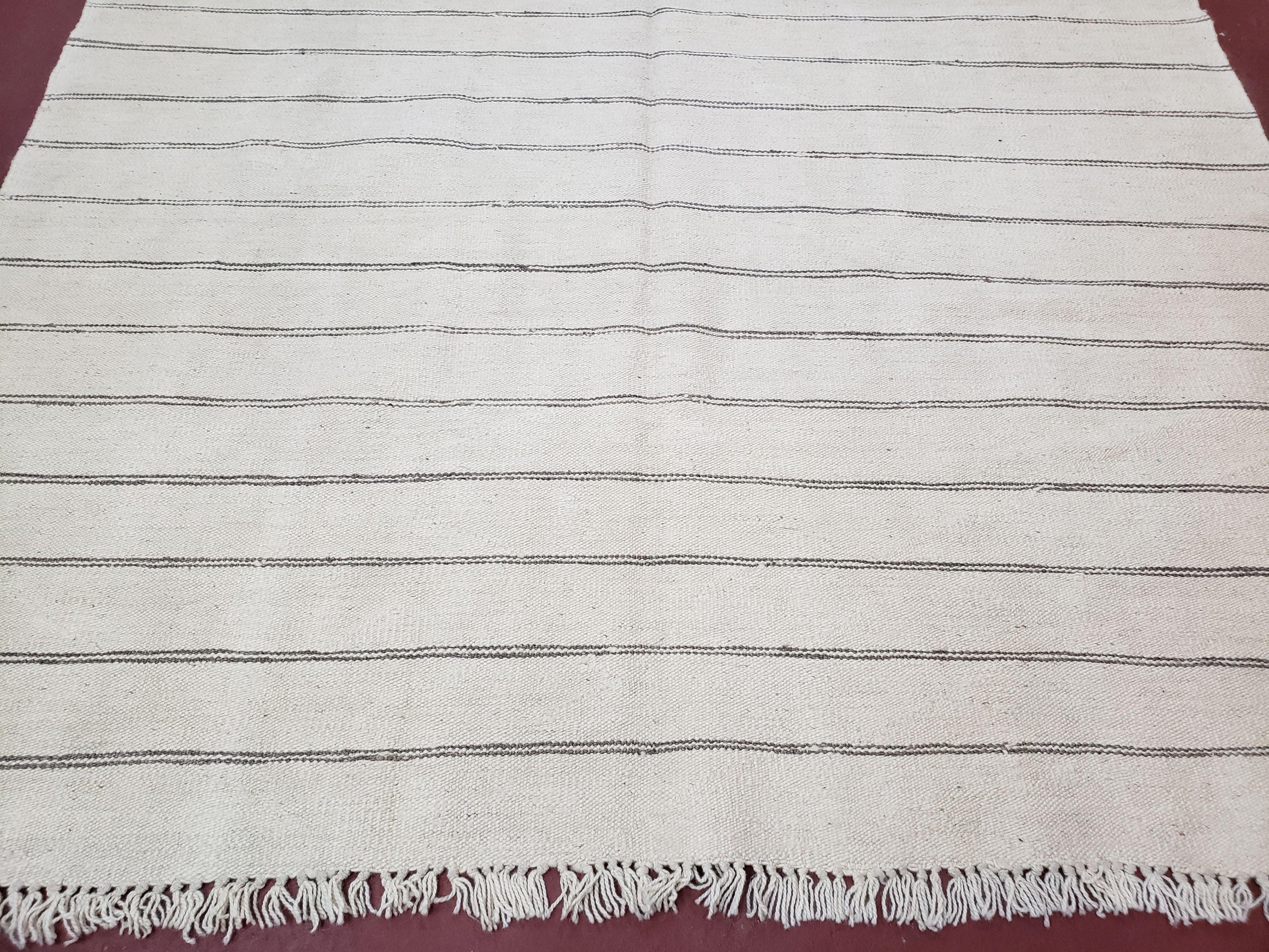 New Turkish Kilim Rug, Striped Area Rug, Southwestern Style, Off-white/Ivory Color, 5x8 Kilim Carpet, Hand-Knotted, Flatweave, Wool