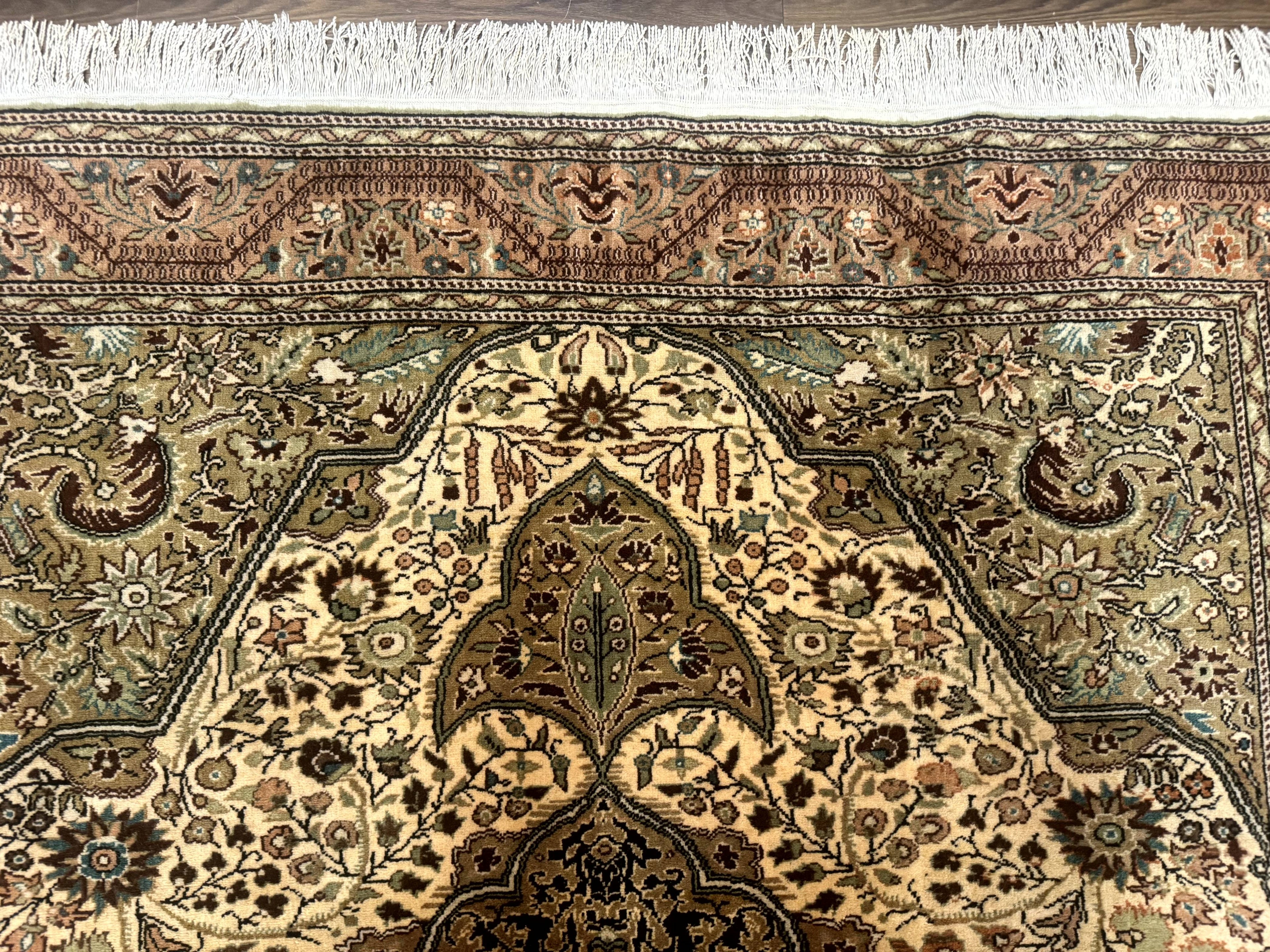 Turkish Sivas Rug 6x9, Floral Medallion, Vintage Handmade Wool Carpet