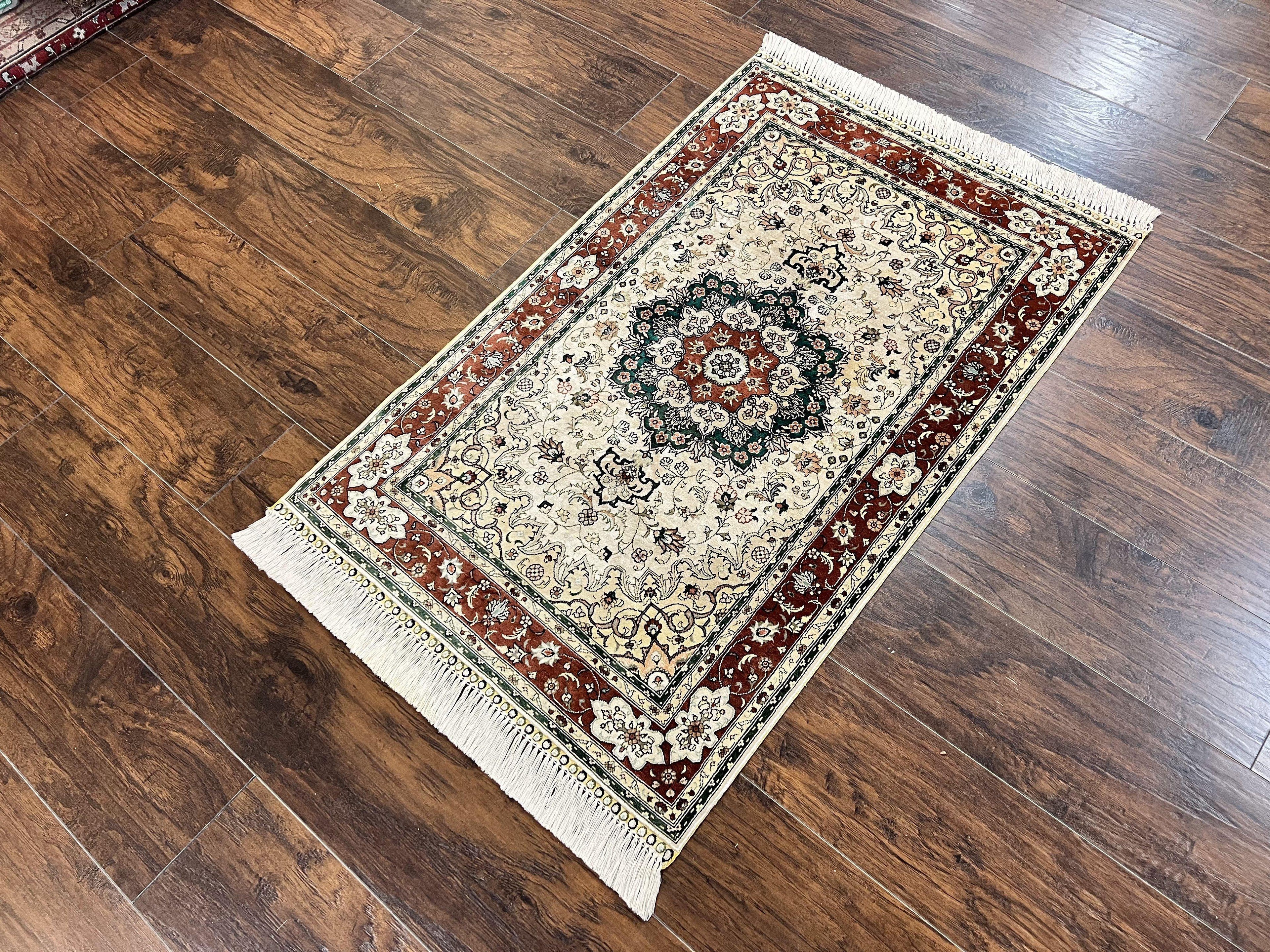 Silk Turkish Kayseri Rug 2.7 x 4, Floral Medallion, Fine Oriental Carpet, Small Vintage Rug, Silk Pile on Silk Foundation, Hand Knotted