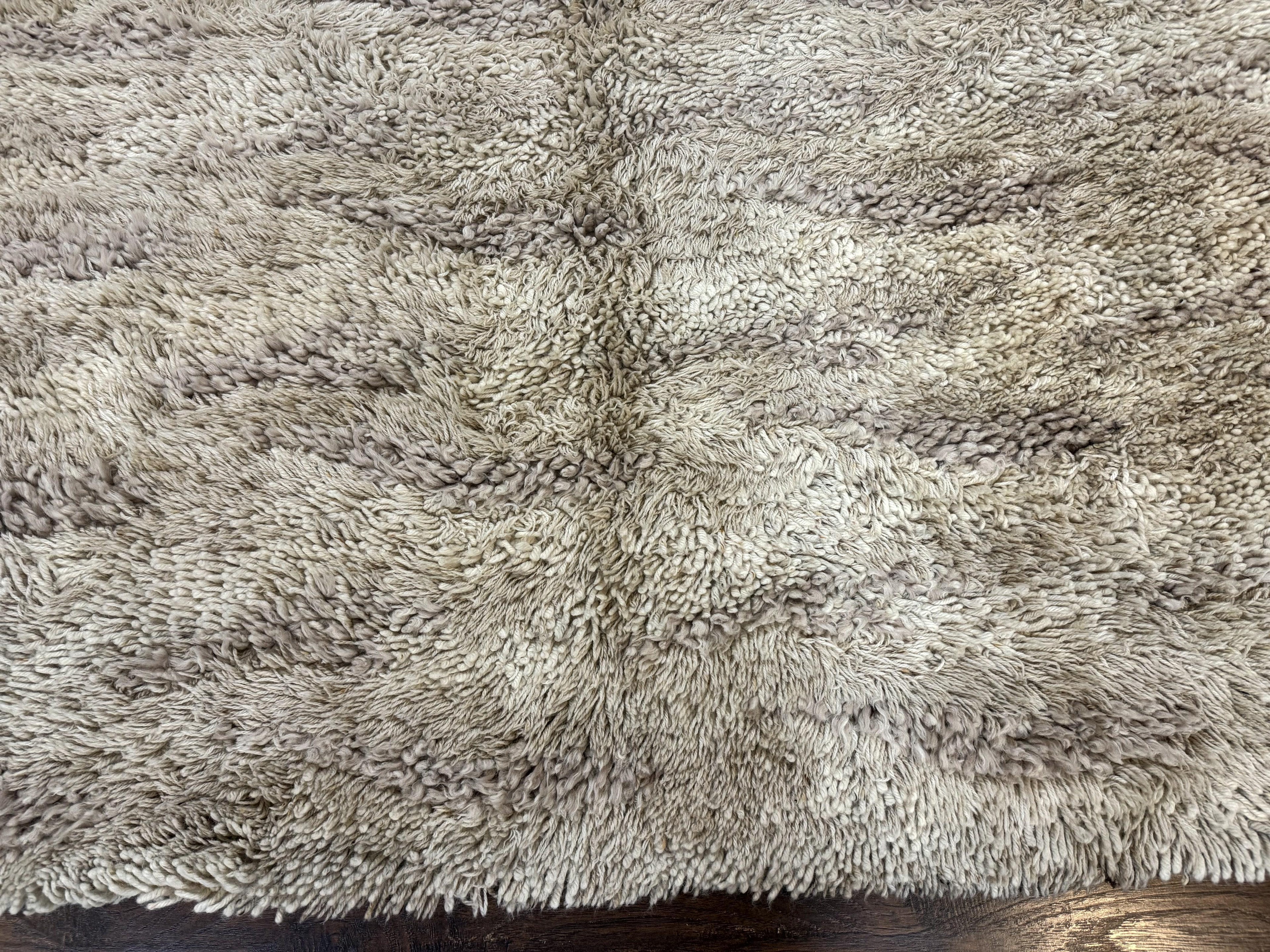 European Rya Shag Rug 6.6 x 9.7, Beige, Fluffy Vintage Area Rug