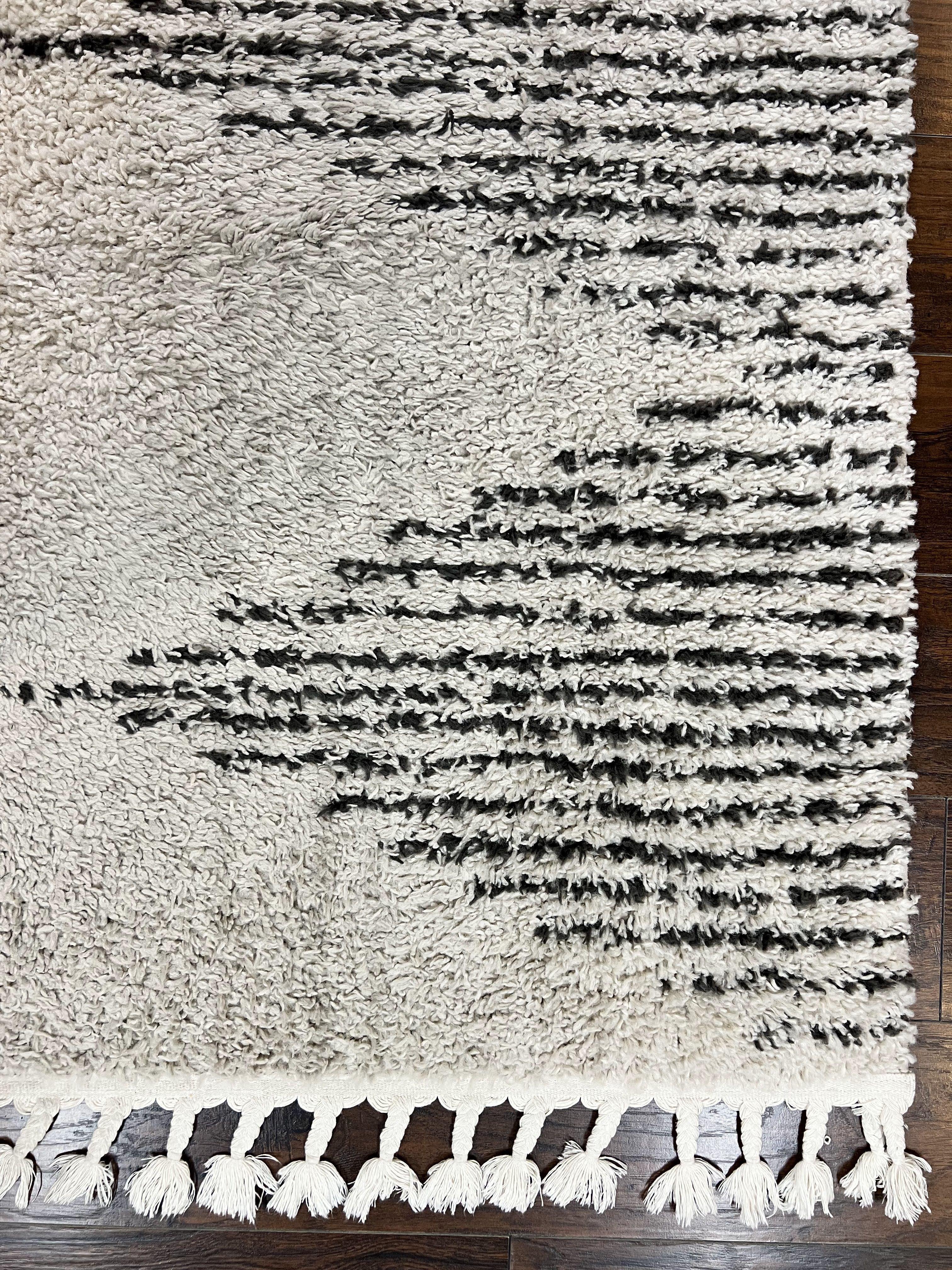 Shag Rug 5x8, Off White and Black Modern Contemporary Shag Area Rug, Moroccan Style Rug 5 x 8 ft, Medium Sized Rug, nuLoom Rug