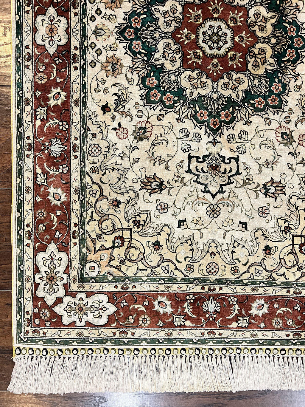 Silk Turkish Kayseri Rug 2.7 x 4, Floral Medallion, Fine Oriental Carpet, Small Vintage Rug, Silk Pile on Silk Foundation, Hand Knotted