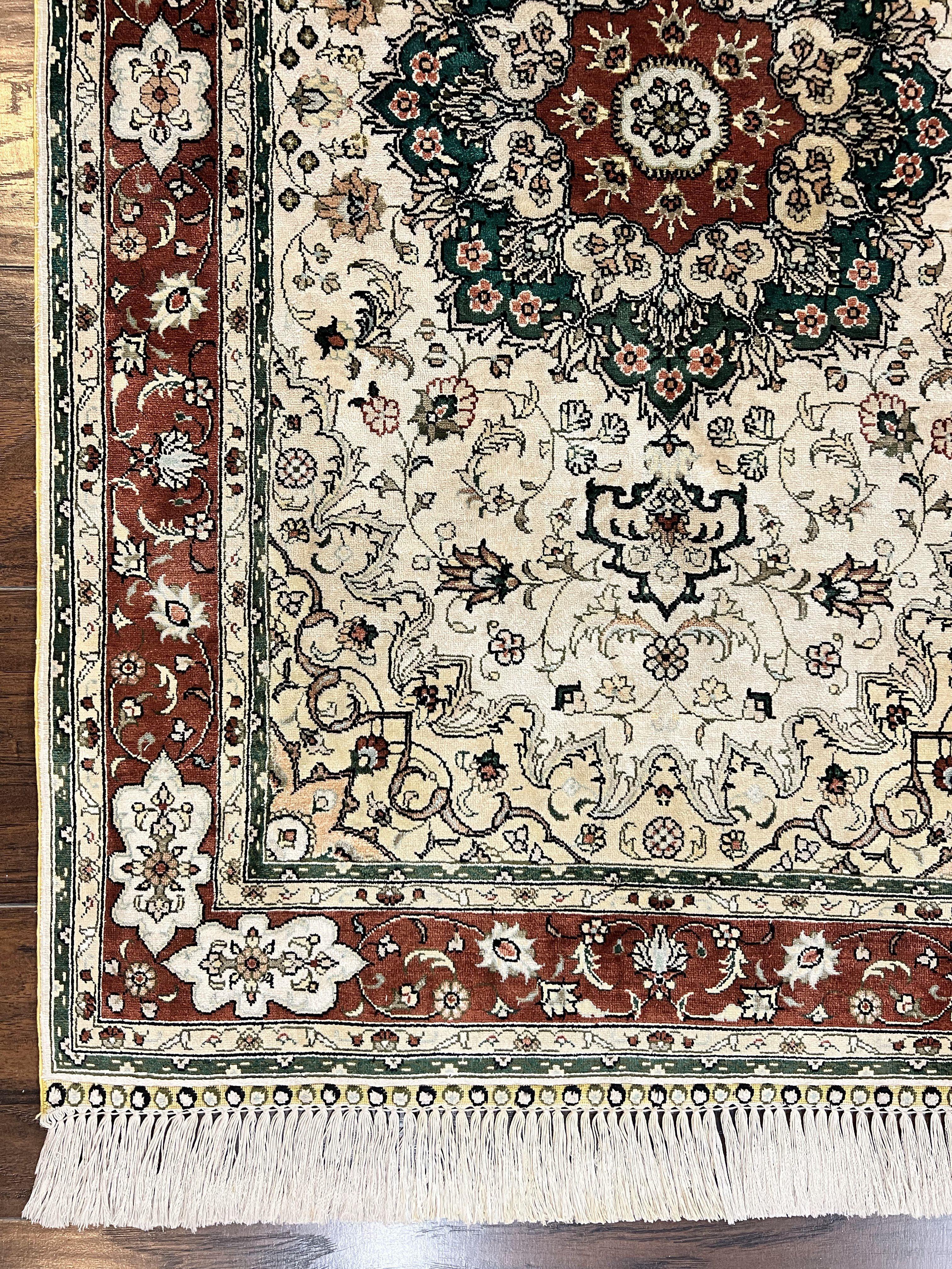 Silk Turkish Kayseri Rug 2.7 x 4, Floral Medallion, Fine Oriental Carpet, Small Vintage Rug, Silk Pile on Silk Foundation, Hand Knotted