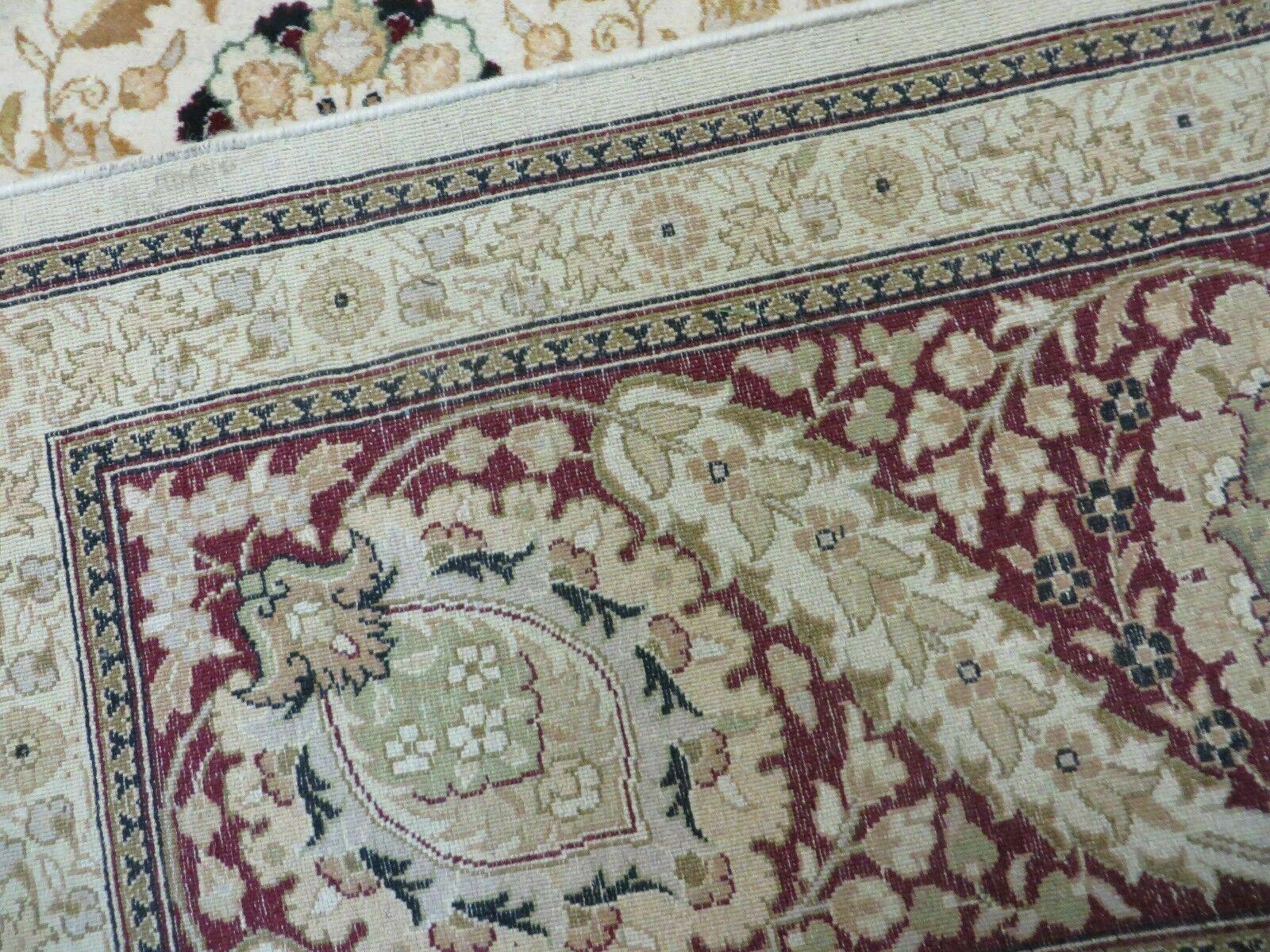 9' X 12' Vintage Handmade Wool Rug Pakistani Floral Design Nice Vegetable Dye